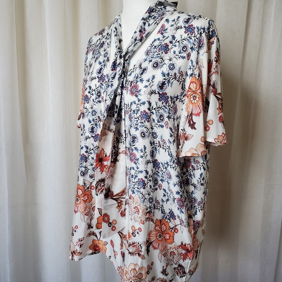 The Neck Down Floral Top with Tie Womens Large - Picture 6 of 10